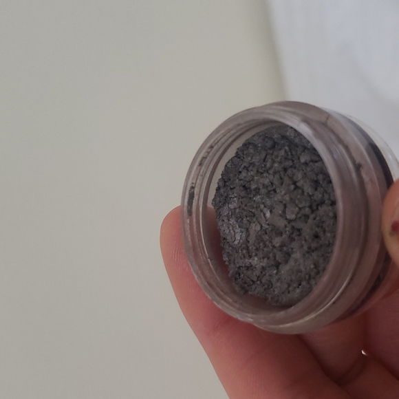 Bare Minerals id "1980's" eyeshadow - Picture 4 of 7